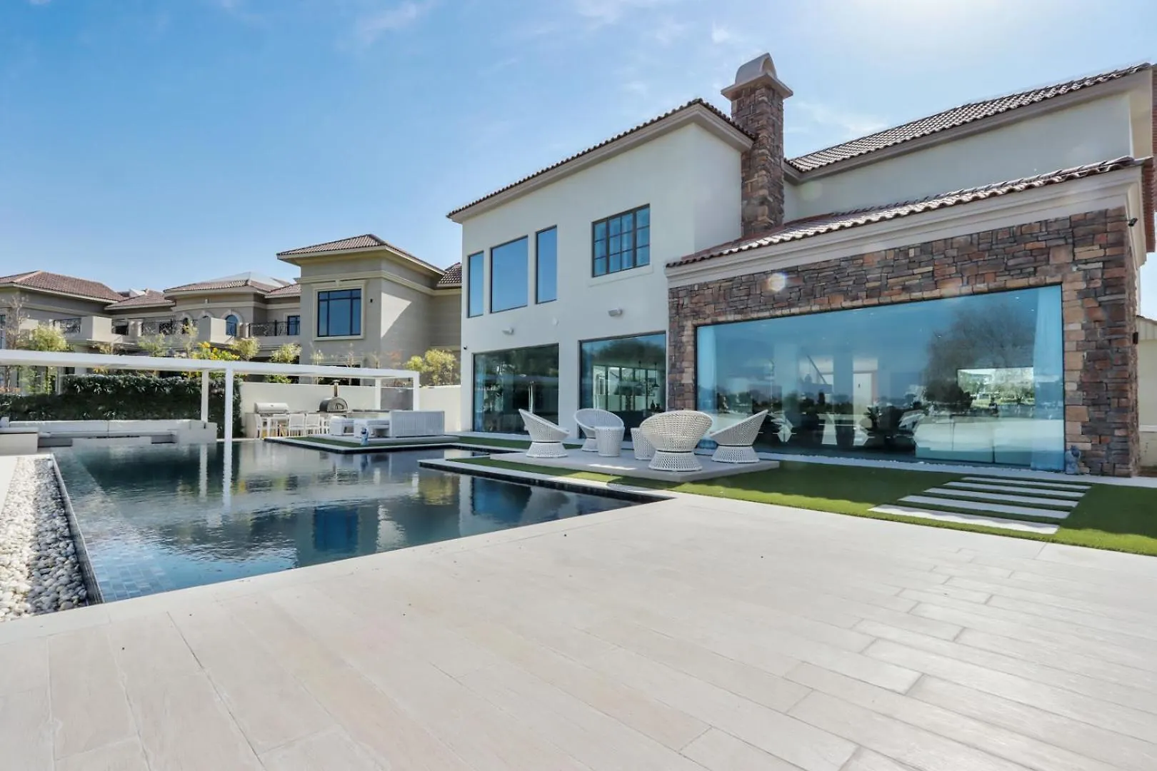 Livbnb-Luxurious Family Getaway, 6Br Villa Dubai
