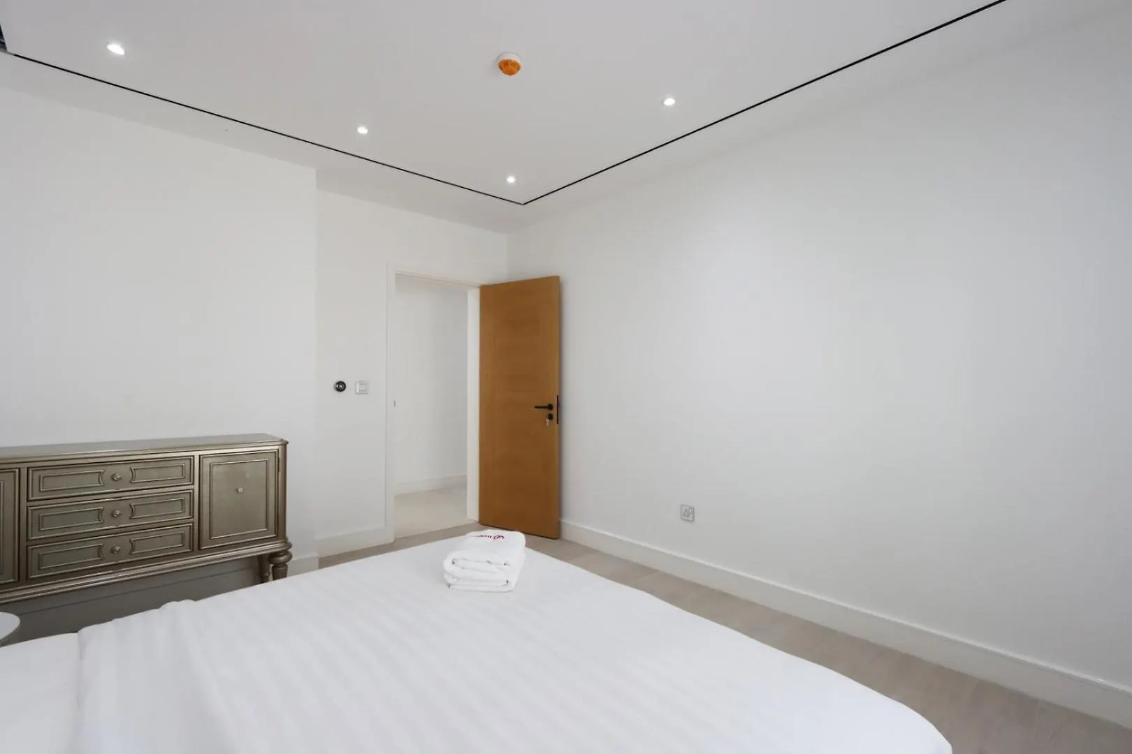 Livbnb-Luxurious Family Getaway, 6Br Villa Dubai 0*,