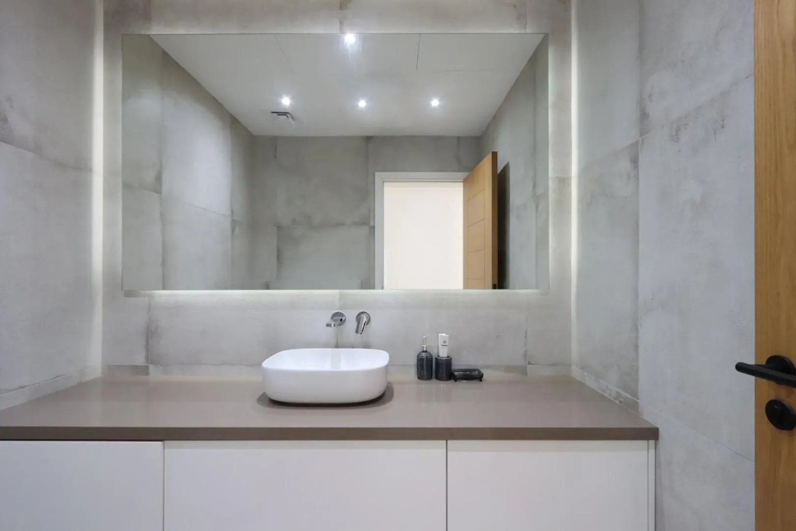 Livbnb-Luxurious Family Getaway, 6Br Villa Dubai United Arab Emirates