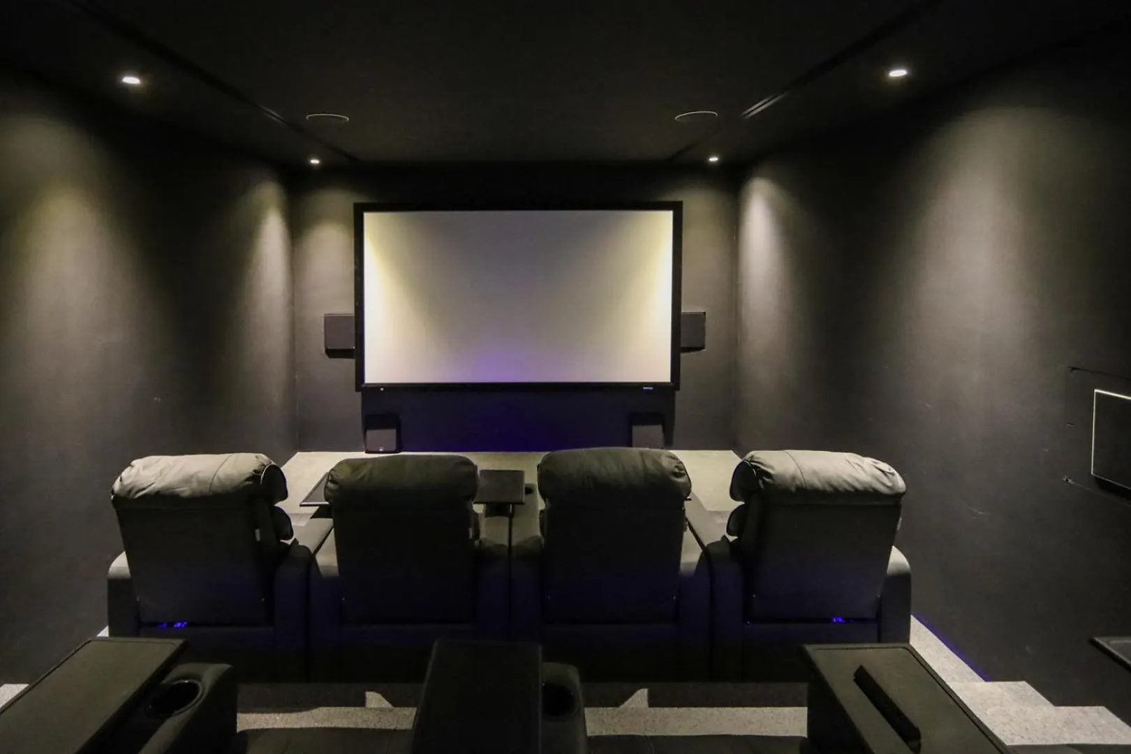 Livbnb-Luxurious Family Getaway, 6Br Villa Dubai 0*,